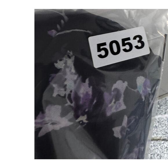 WHBM White House Black Market Large Black Floral Cold Shoulder Blouse - Picture 8 of 8